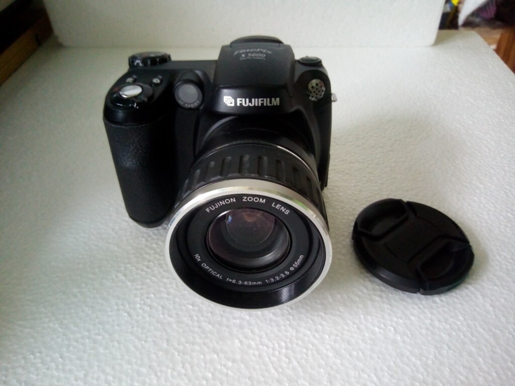 fujifilm finepix s5600 digital camera