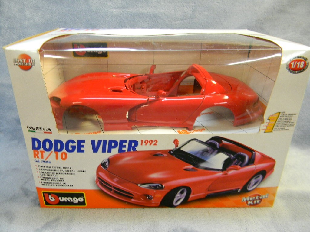 ブラーゴ　BURAGO 1/18 Dodge Viper RT/10 2台セット Bburago Gold Collection 1/18 Dodge Viper SRT/10 Red Made in