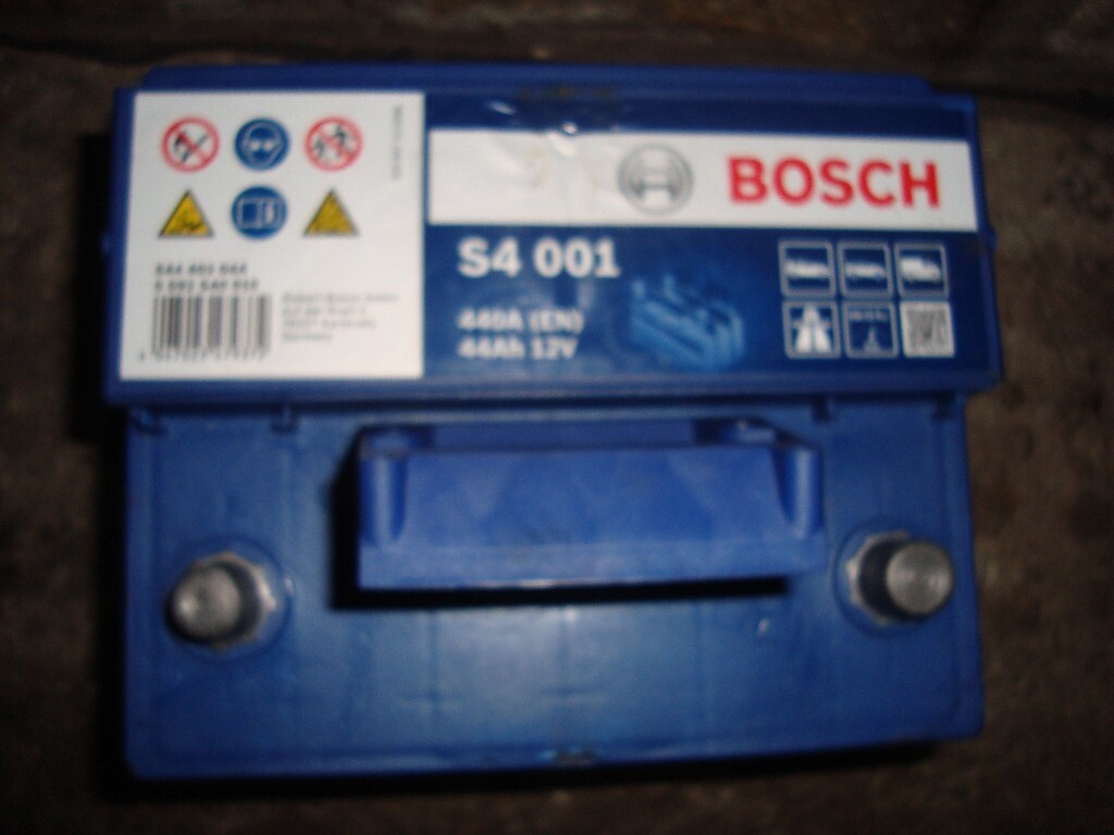 BOSCH S4 001 NEW CAR BATTERY SOLD in Roundhay, West Yorkshire