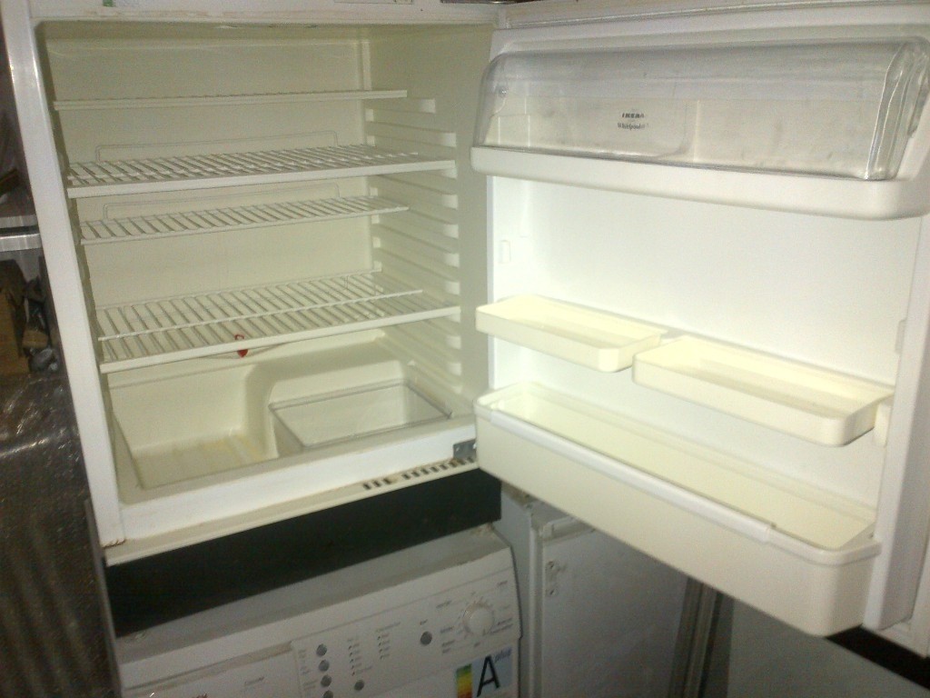 integrated under counter larder fridge (no icebox) can deliver in