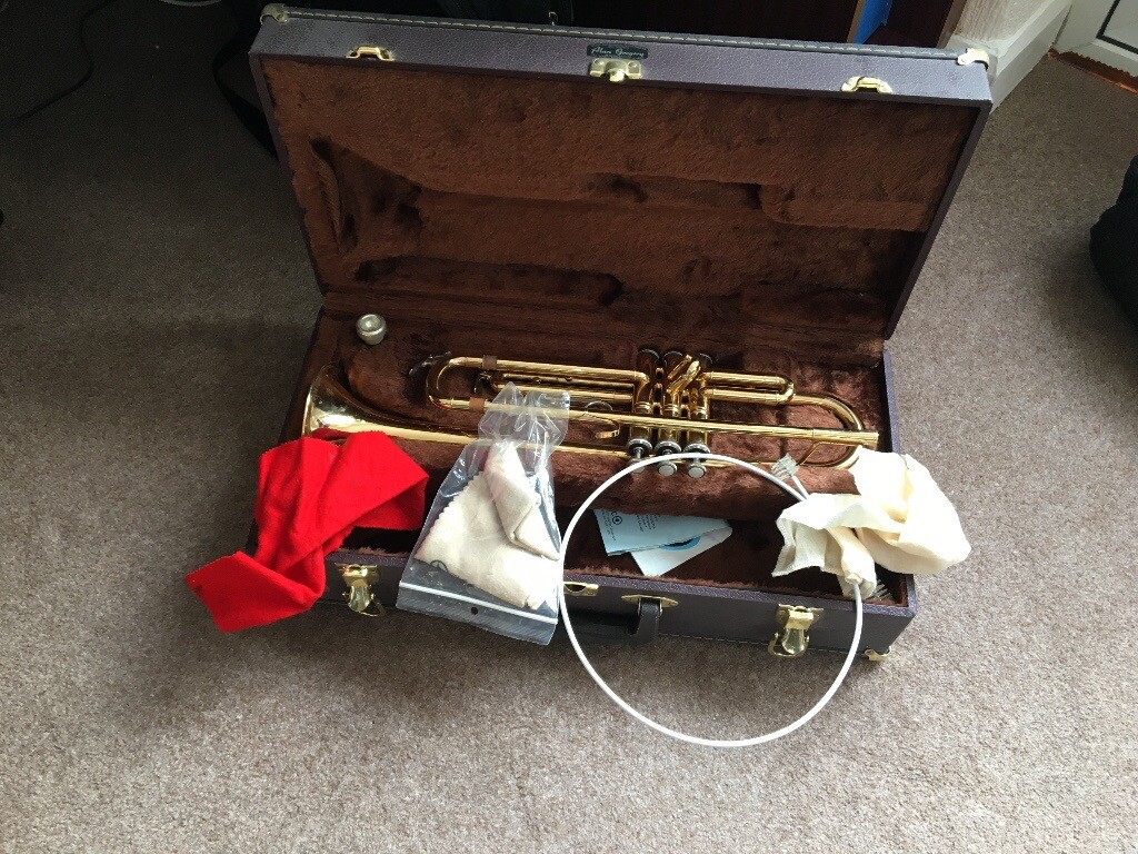 Elkhart 300 series trumpet, ideal for beginner. In case, all