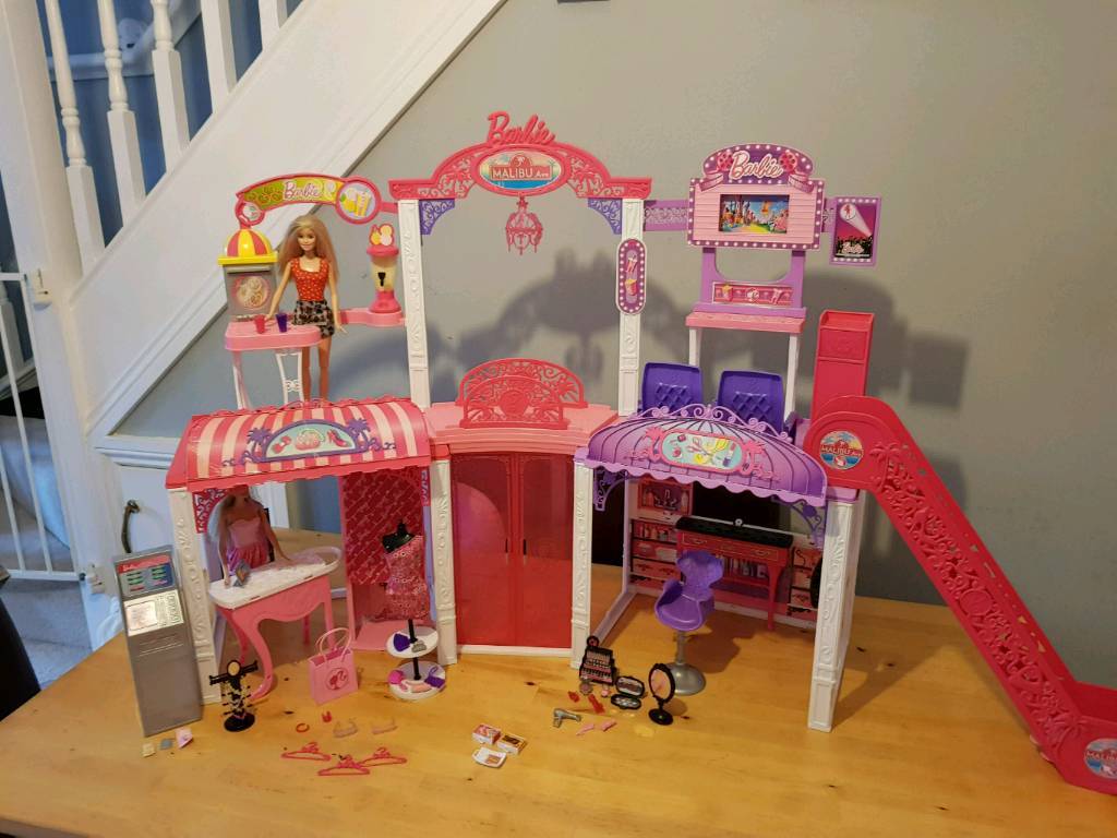 Barbie shopping centre plus Barbies in Gosport, Hampshire Gumtree