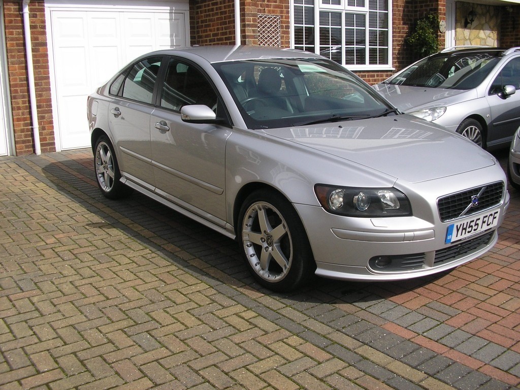 2005 VOLVO S40 2.0 SPORT DIESEL MET/SILVER ( FULL SERVICE HISTORY 11 STAMPS  IN