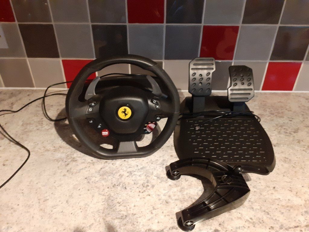 Thrustmaster T80 ferrari 488 ps4 pc playstation steering wheel in