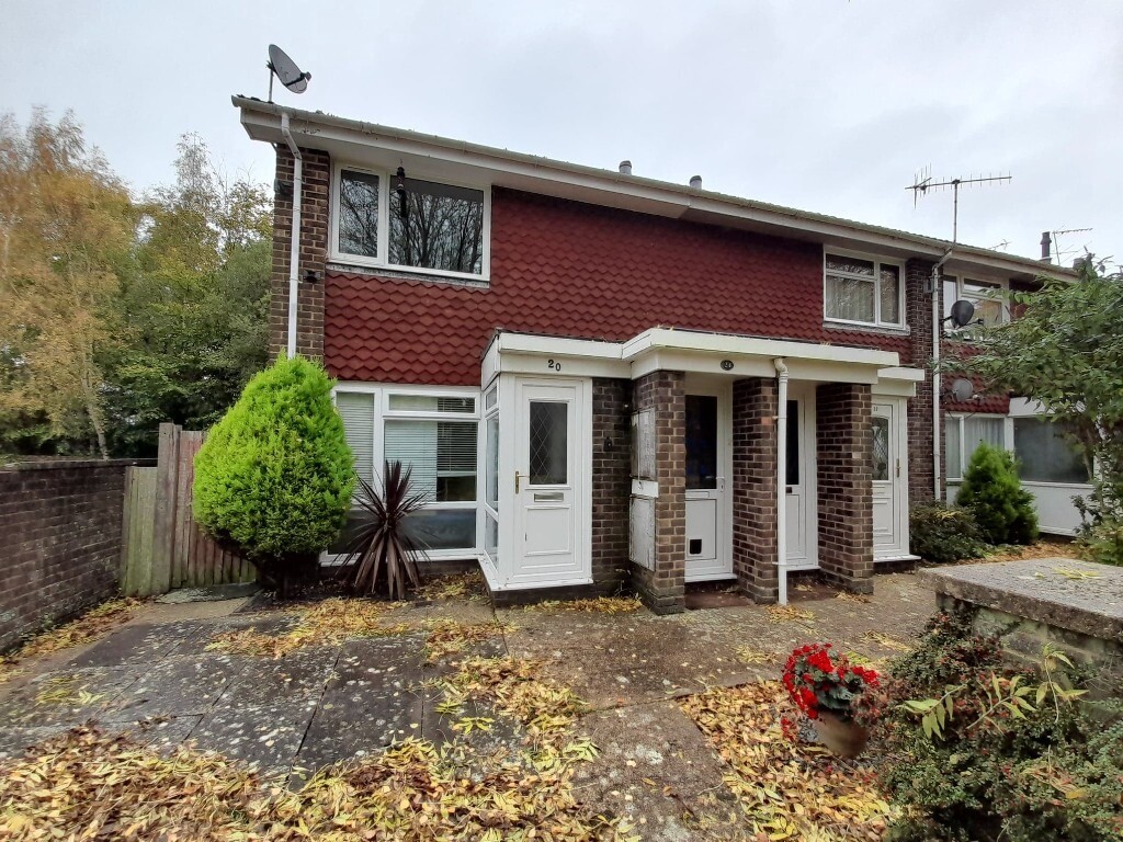1 Bed ground floor, end of terrace in Dibden. to let to rent