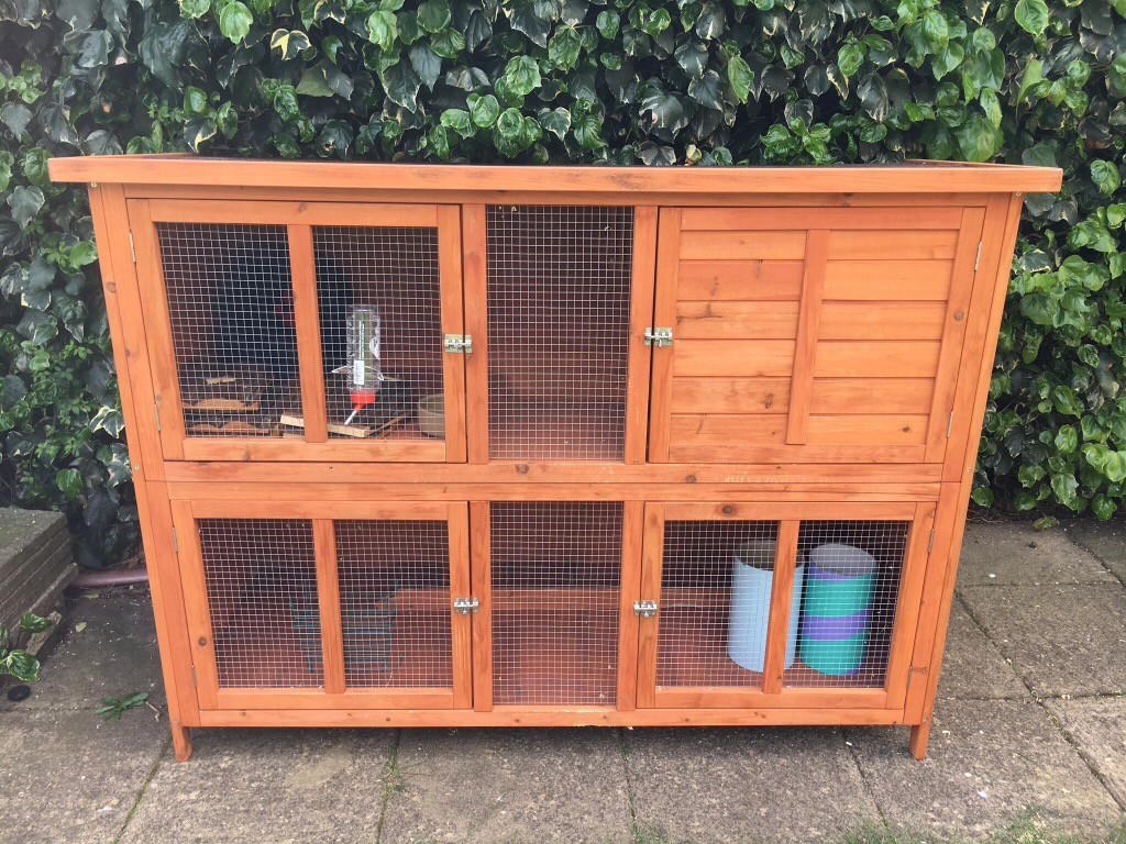Pets at Home Bluebell Hideaway Rabbit Hutch in Chelmsford, Essex