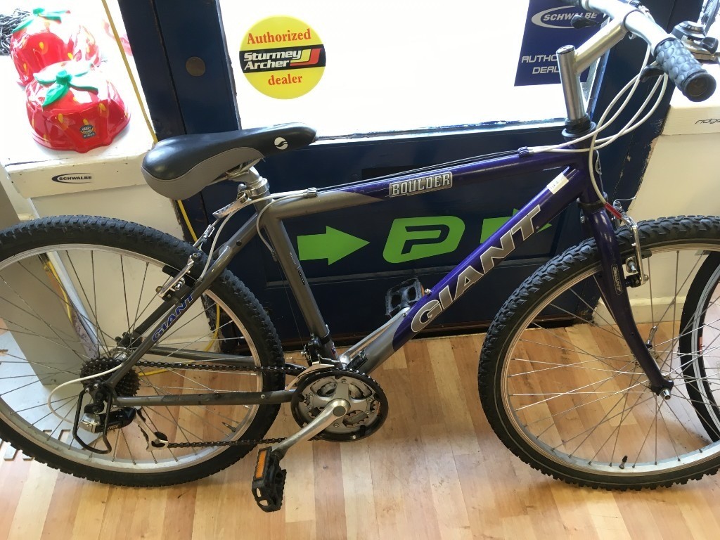 giant boulder mountain bike 18" frame, thumb shifter gears
