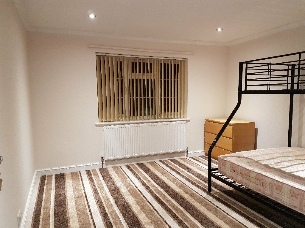 Large double bed room to rent in Aylesbury in Aylesbury