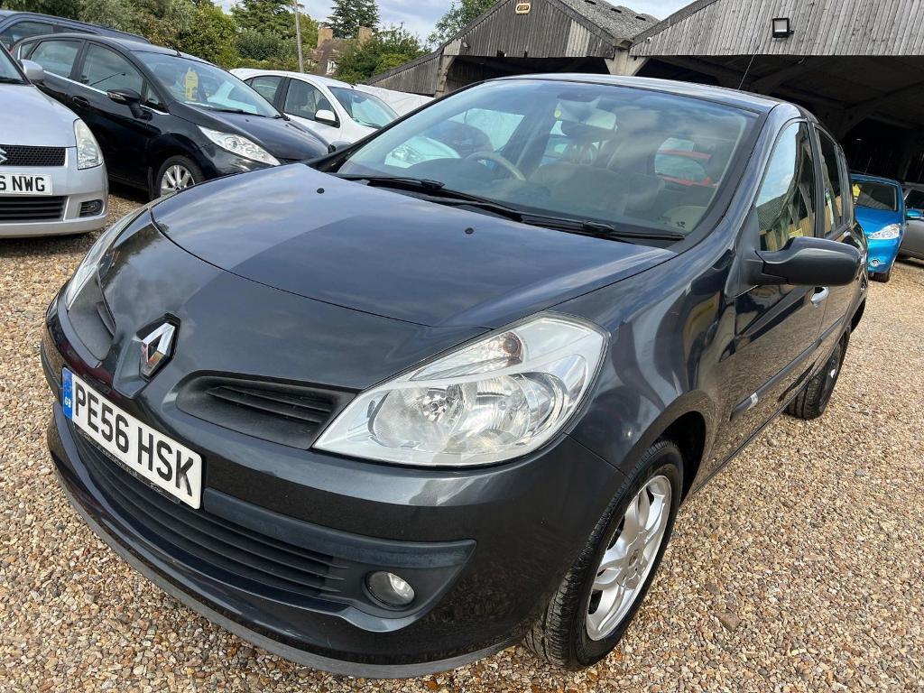 2006-renault-clio-1-4-16v-privilege-5dr-hatchback-petrol-manual-in