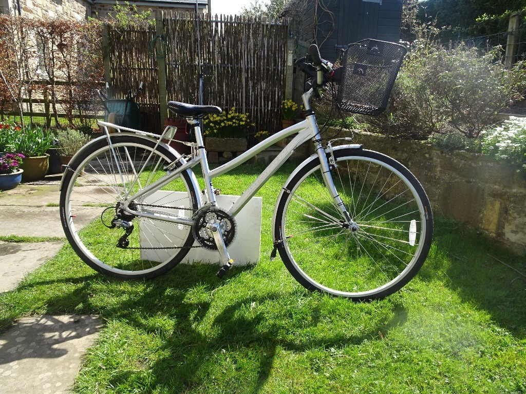 Ladies Marin Kentfield City Series Hybrid sports cycle very little