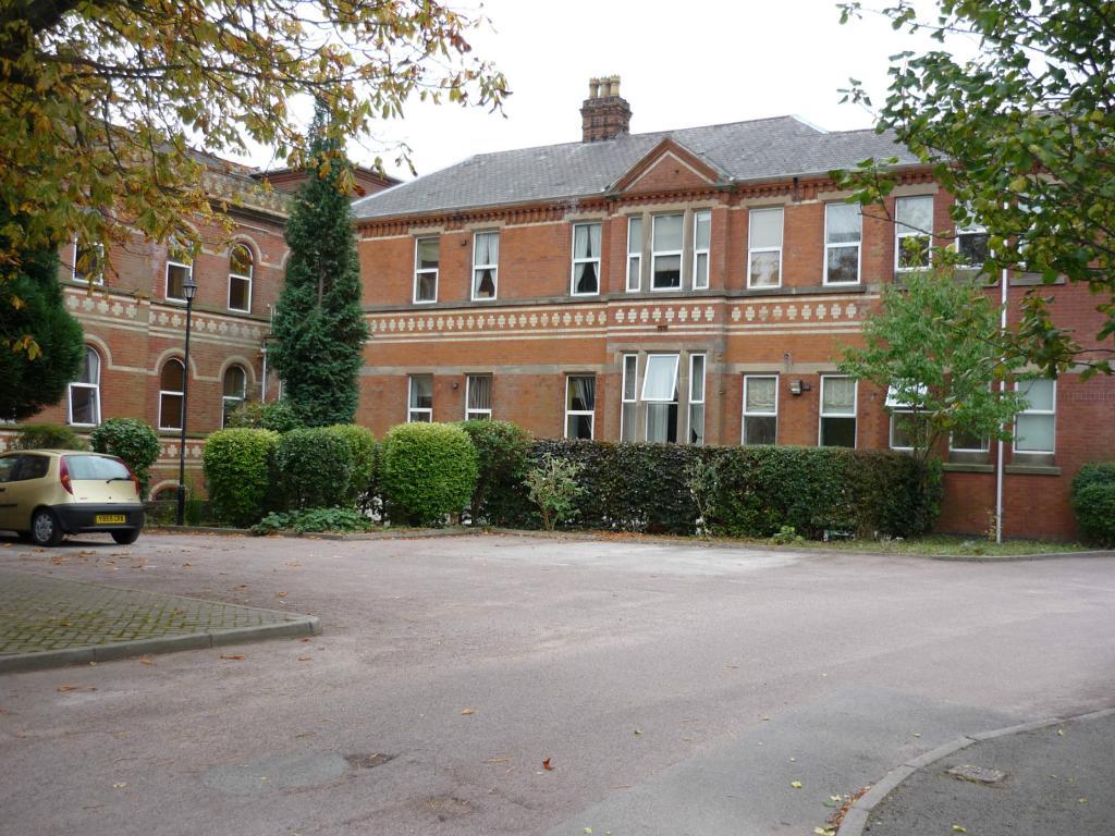Well Presented Two Bedroom apartment at Hine Hall Mapperley in