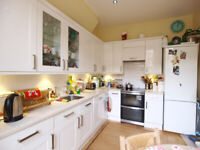 A Large 2 bedroom flat on a quiet residential road close to Holloway & Archway Tubes