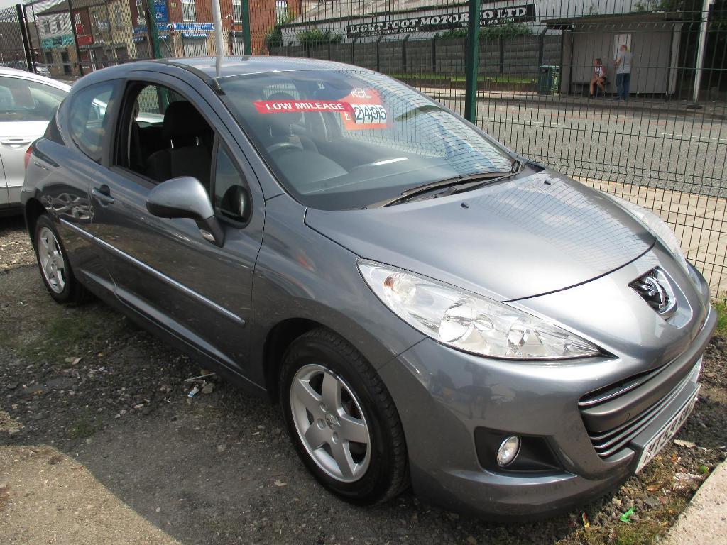 PEUGEOT 207 1.4 VTi Sport [95] 3dr (grey) 2009 in Hyde, Manchester
