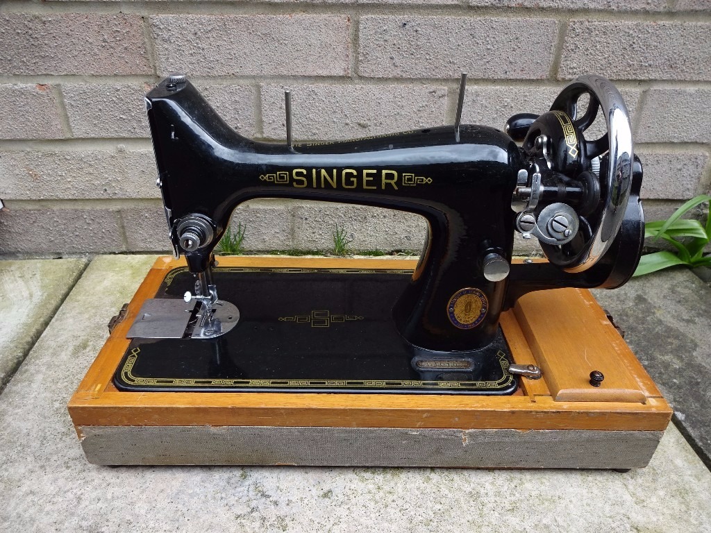 Singer Centennial Anniversary Sewing Machine 99K (1951) + Case | in