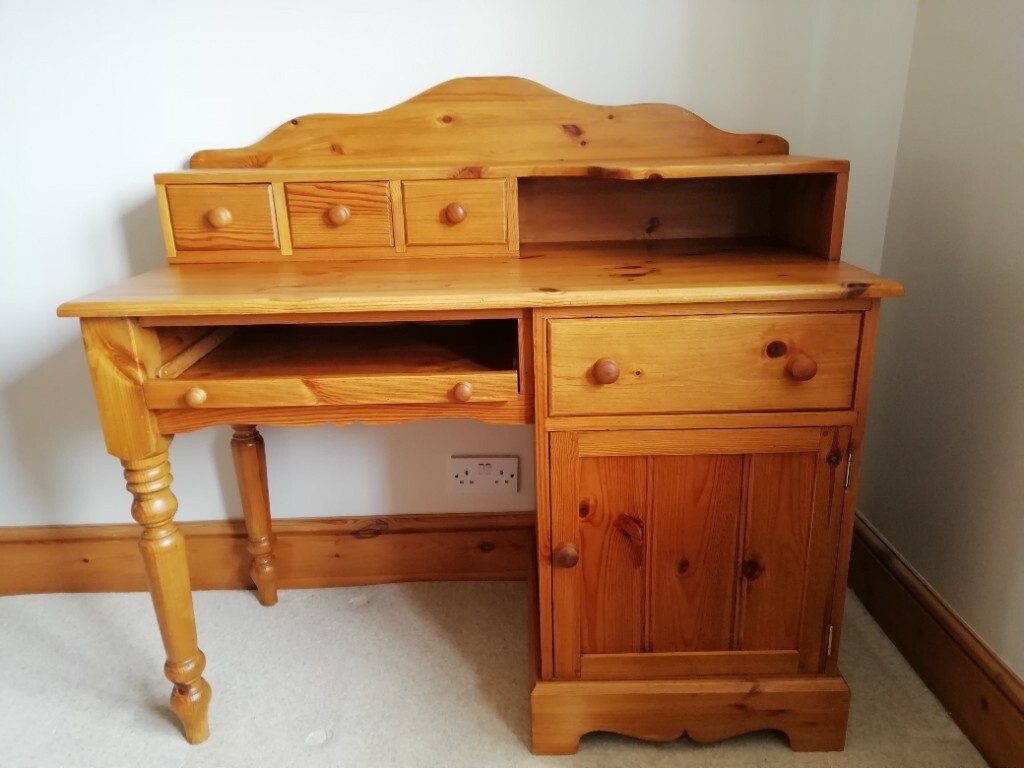 Solid pine computer desk. in Worksop, Nottinghamshire Gumtree