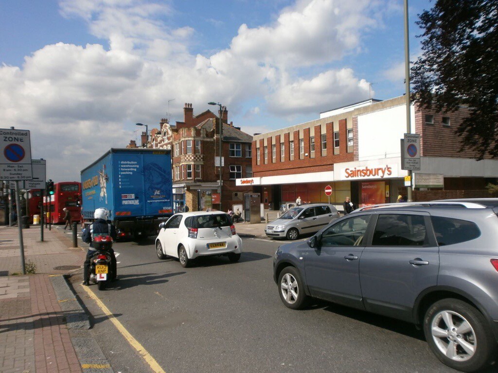 SPACIOUS 2 BEDROOM 2ND FLOOR FLAT WITH PARKING NEAR ...