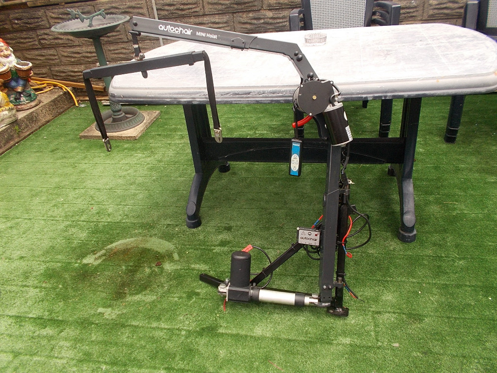 mobility scooter car hoist in Neath Port Talbot Gumtree