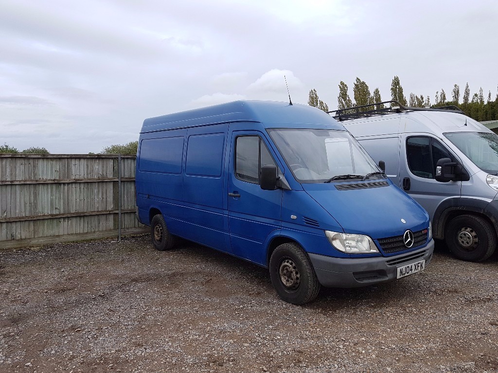 Mercedes Sprinter 208 CDi MWB Great Van With Awning Race Van In