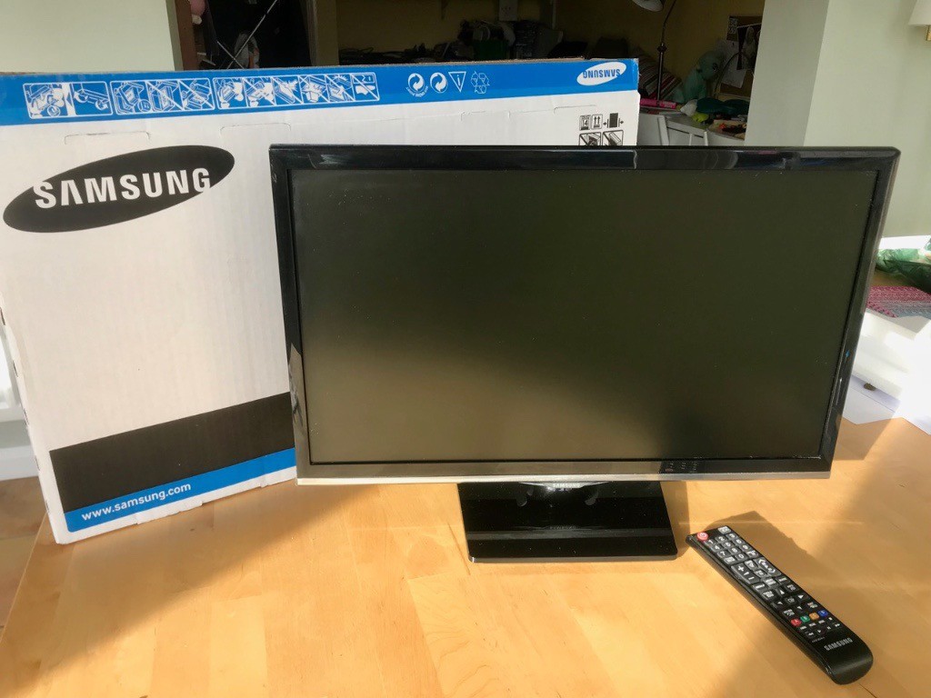 Samsung UE22H5000AK 22" HD LED TV 22 inch screen with all extras and ...