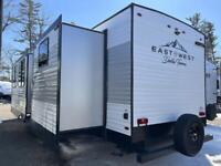 2024 EAST TO WEST DELLA TERRA 323QB American Caravan RV TOWBAR Trailer Static