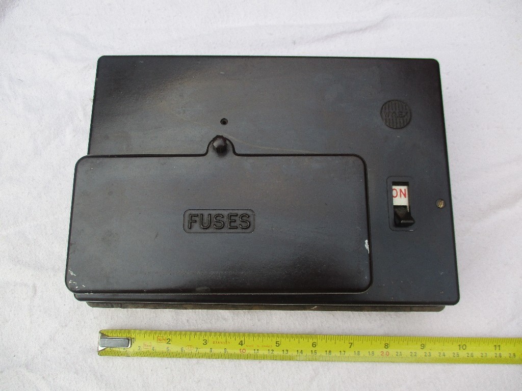 Vintage Bakelite 6-Way Fuse Box