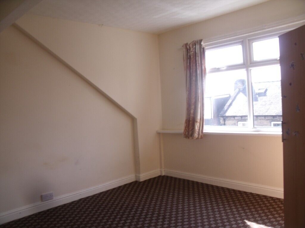 Three Bedroom Through Terrace To Let Abingdon Street Bd8 In