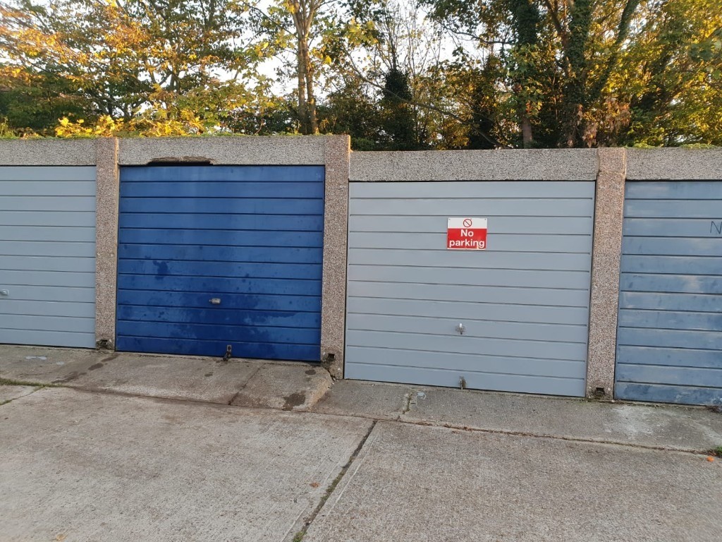 Spacious garage for rent in Redbridge, London Gumtree