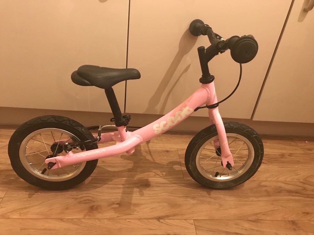 Ridgeback Scoot Balance Bike (Pink) in excellent condition in Milton Keynes, Buckinghamshire