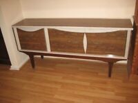 A Most Stylish Top Quality Vintage 1970s Stonehill Sideboard/Credenza