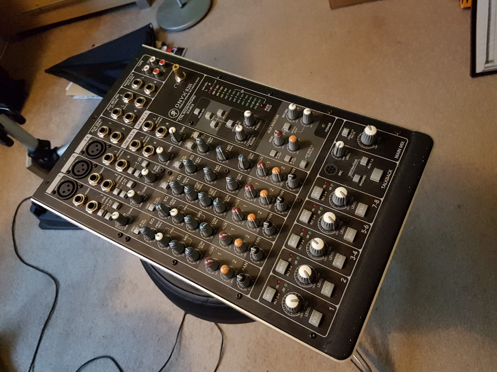 Mackie onyx 1220i mixer
