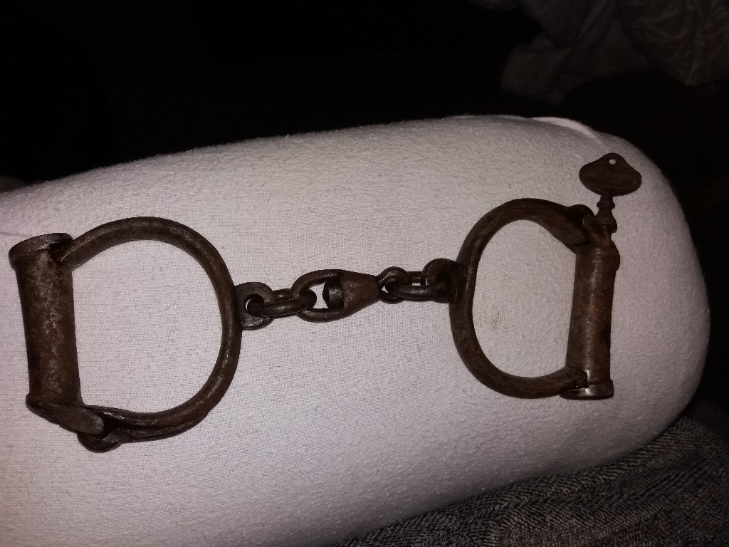 RARE CIVIL WAR SLAVE HANDCUFFS CIRCA 1800s in West Drayton, London
