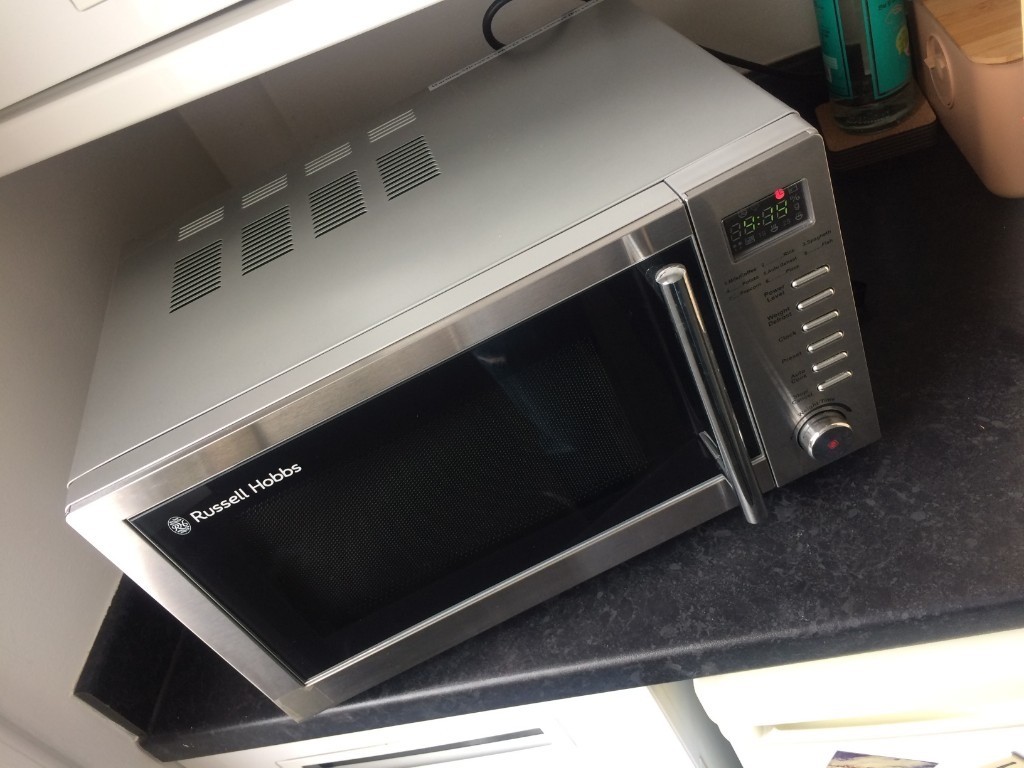 Microwave Russell Hobbs RHM2031 in very good condition 800W + Grill