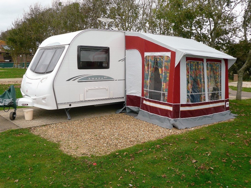 Dorema Caravan Porch Awning Maroon In College Town Berkshire