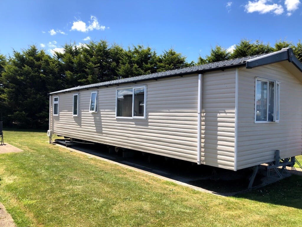 FANTASTIC STATIC CARAVAN, 3 BEDROOM, 8 BERTH on HAVEN HOLIDAY PARK in