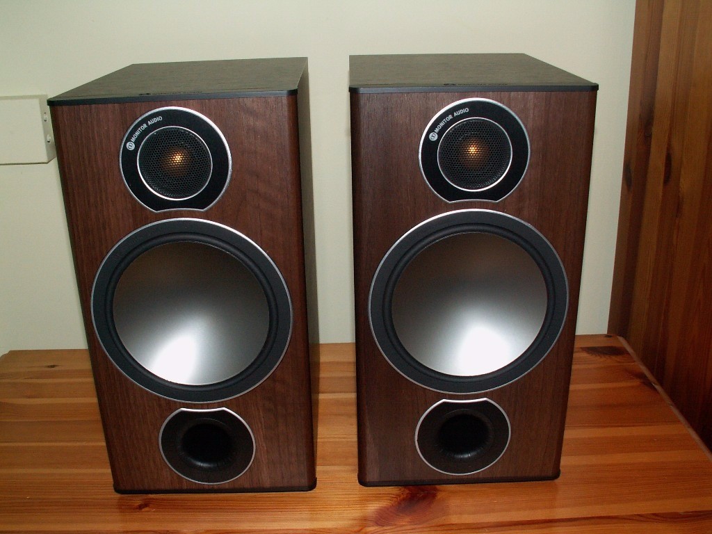 Monitor Audio Bronze 2 Speakers. 1 Year Old. PERFECT. What HiFi 5 Star