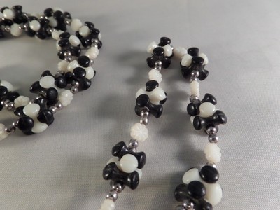 Vintage Black and White Plastic  Necklace M1
