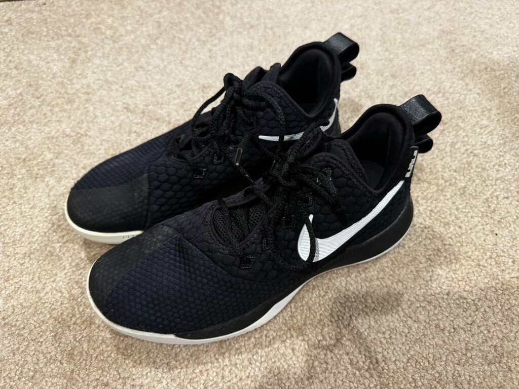 【mik.】Nike LeBron Witness 3 AO4433003 2019 Nike LeBron Witness 3 Black White A04433-001 Size 9.5