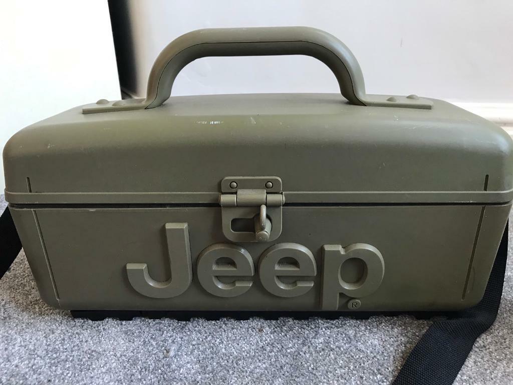 Vintage Jeep Boombox CD AM/FM Radio Cassette Player Portable in