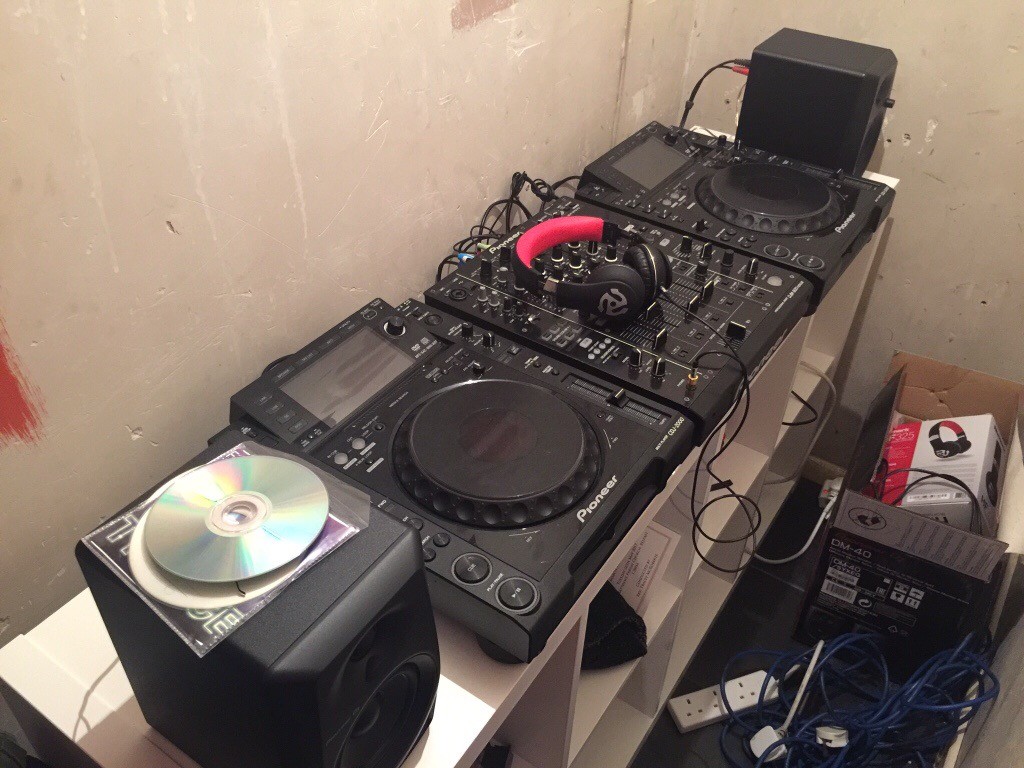 2x Pioneer cdj 2000 turntable decks & djm 900 nexus mixer ...