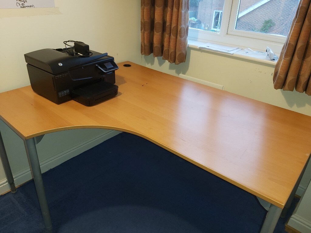 Large office desk for home 140cm wide excellent condition in