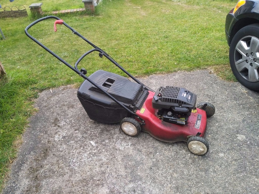 Mountfield HP470 petrol push along rotary lawn mower. lawnmower