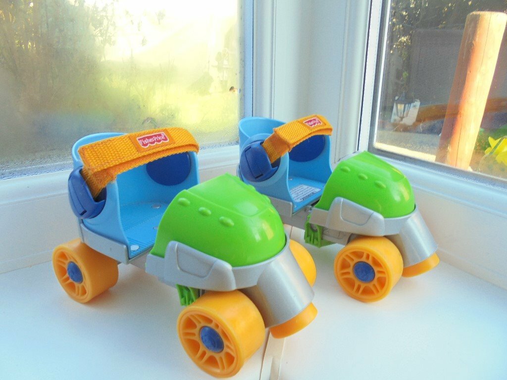 Fisher Price Grow With Me 1 2 3 Roller Skates Rollerskates Toys Games Thepodsatstreamvale Com