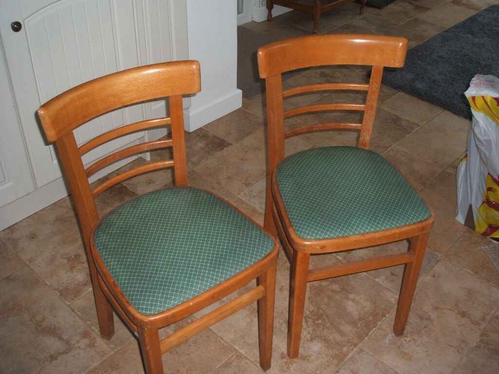 TWO WOODEN KITCHEN CHAIRS WITH GREEN SEAT PADS in Witney TWO WOODEN KITCHEN CHAIRS WITH GREEN SEAT PADS in Witney
