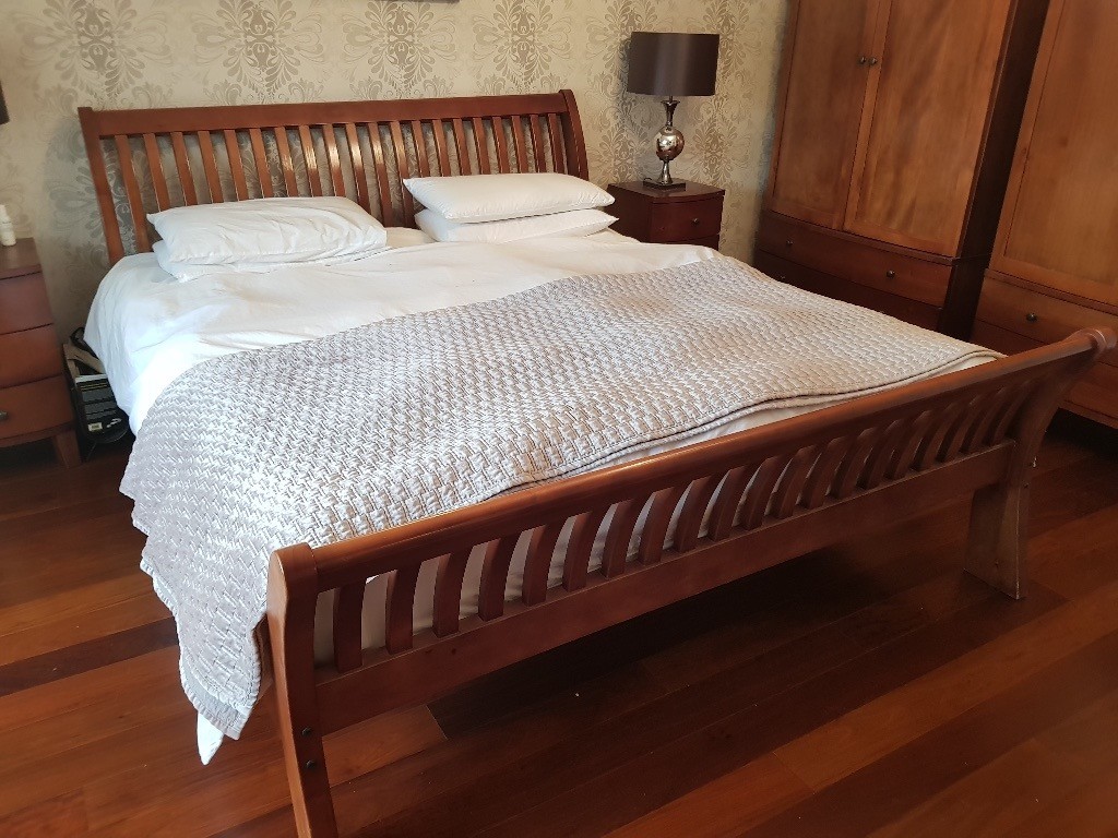 Real mahogany solid wood, quality bedroom furniture in great condition