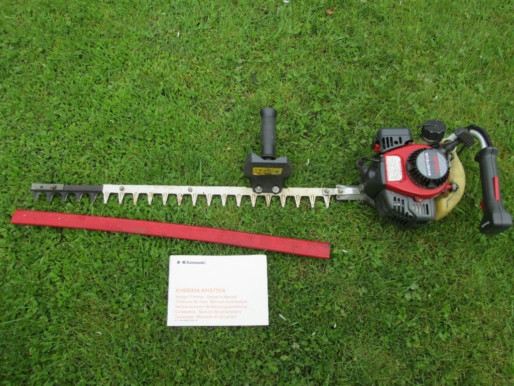 Kawasaki KHS750A petrol hedge cutter/trimmer. in Hailsham, East