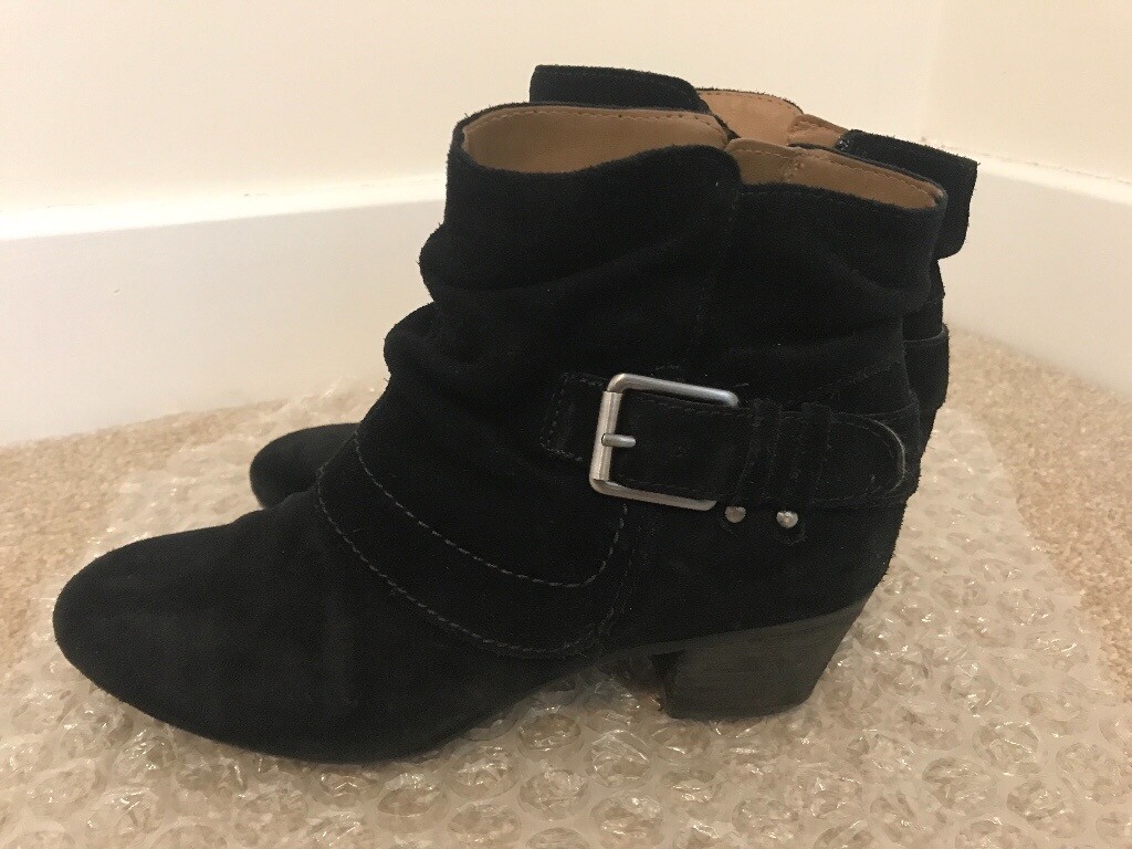 Clarks black suede Ankle boots size 5 D | in Southampton, Hampshire | Gumtree