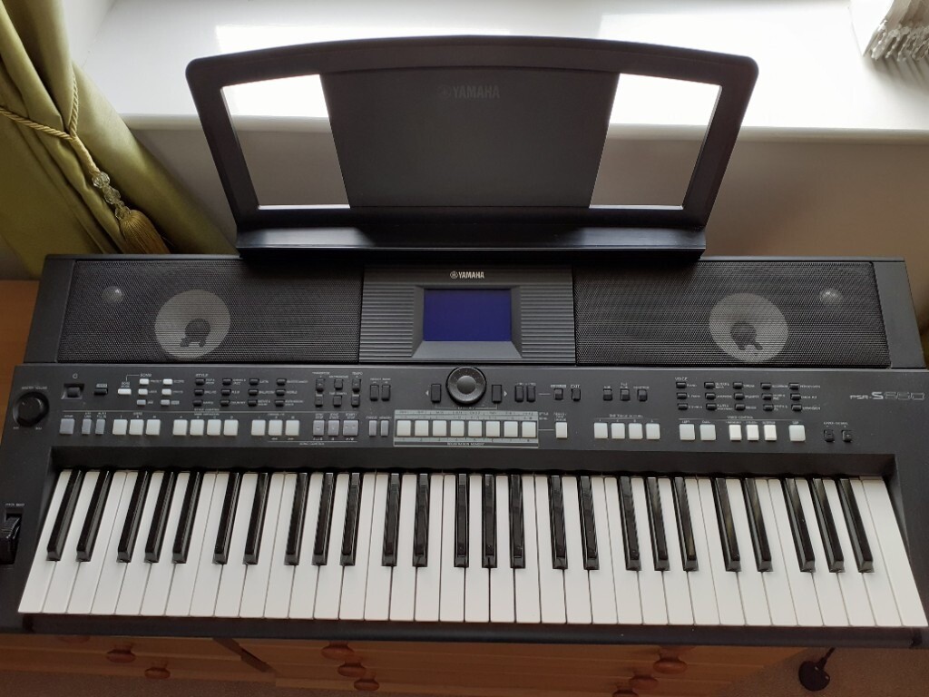 Yamaha PSR S650 Arranger Workstation Keyboard c/w ProStyles USB stick