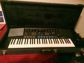 image for Yamaha PSR-47 Keyboard with hard case