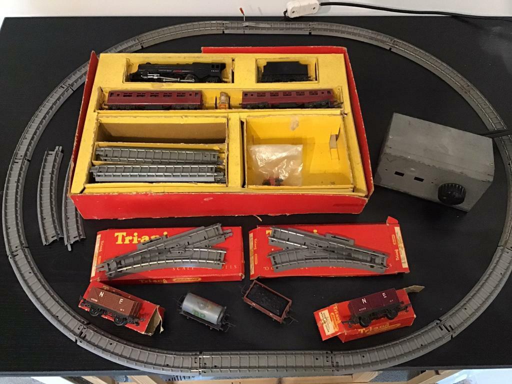 COLLECTION AGREED Vintage TriAng train set. The Princess Elizabeth