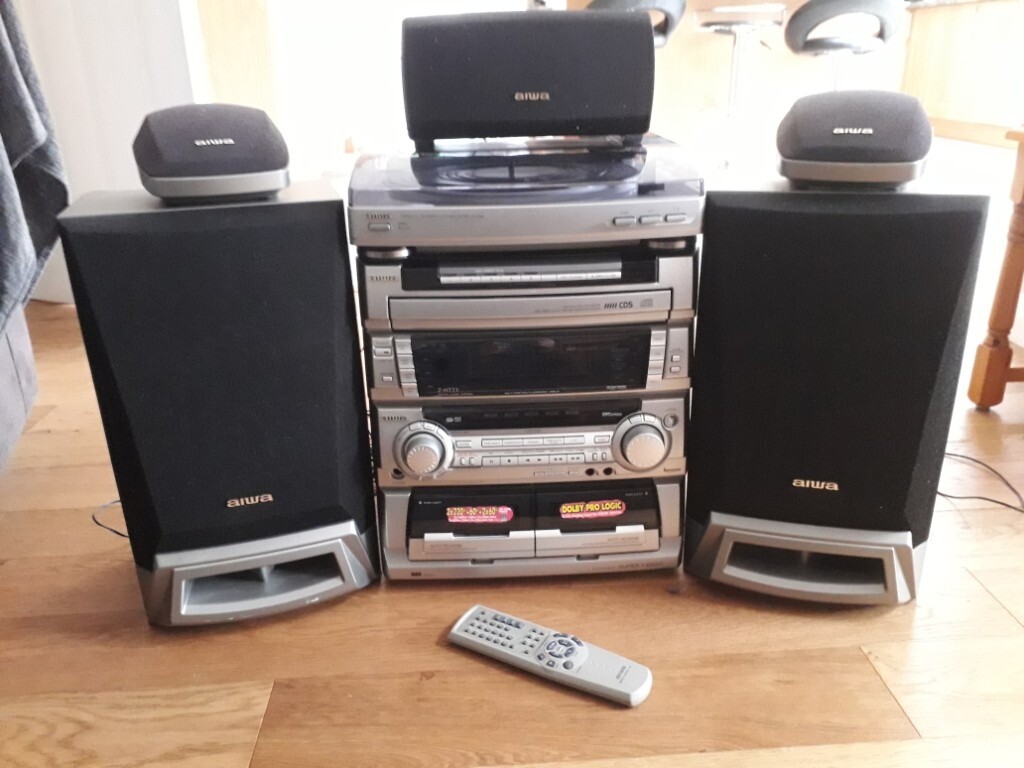 Aiwa HI Fi System with multicd player, turntable, radio and cassette